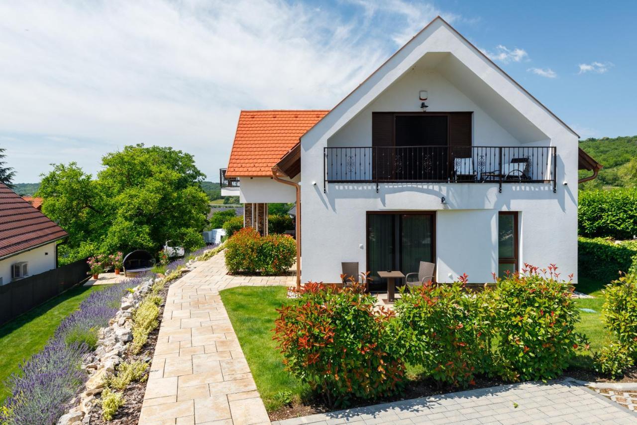 טיהאני Pilger Apartments מראה חיצוני תמונה